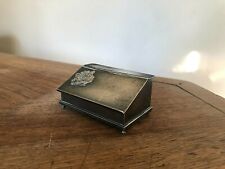 JOLIE BOITE A TIMBRES EN