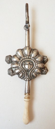 Hochet sifflet argent - sifflet, en