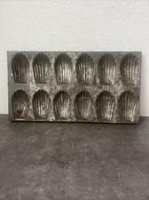 Ancien Moule A Madeleine 12 Pièces Métal