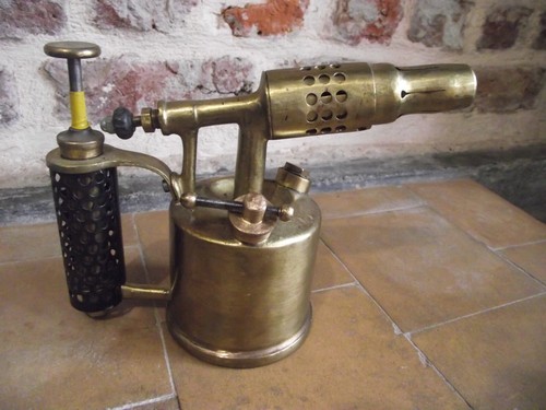 Lampe a souder - /,