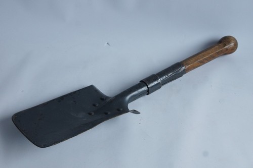 Pelle militaire armée - , suisse