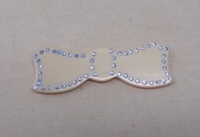 Superbe broche en lucite avec