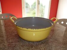 MARMITE EN FONTE EMAILLEE JAUNE DE LA MARQUE DRU MADE IN HOLLAND BON ETAT