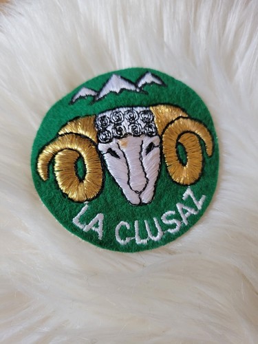 Ecusson clusaz montagne - ecusson, la
