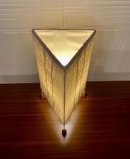 LAMPE TRIPODE DESIGN