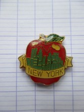 pin's  LA POMME  NEW YORK