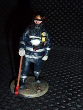 Pompier de LISBONNE, en tenue de feu de 2004 