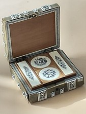 Précieux Coffret  Indien Avec Ses Jetons