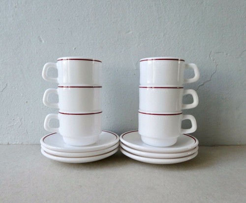 Tasses sous - tasses, et