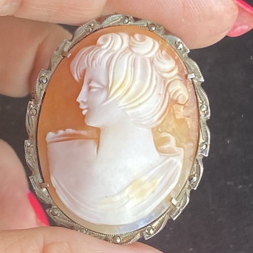 Ancienne broche pendentif