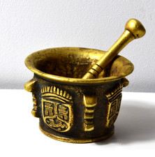 Mortier en bronze, 6,5 x 10 cm, avec pilon, 915 grammes, très bon état