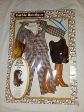 Tenue complète Chesterfield poupée Cathie bella en boite