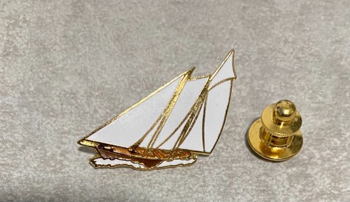 Pin rare bateau - voilier, deux