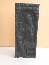 BAS RELIEF EN BOIS SCULPTÉ