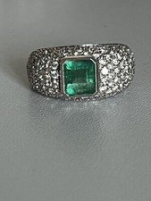 6460- Bague Or Gris Emeraude De Colombie Diamants