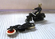 2 motos plus un pilote minialuxe ou aludor  1/43 ou autres...?