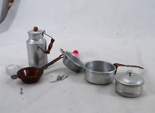 lot de vaisselle anciens de poupée en métal aluminium casserole bidon lait râpe