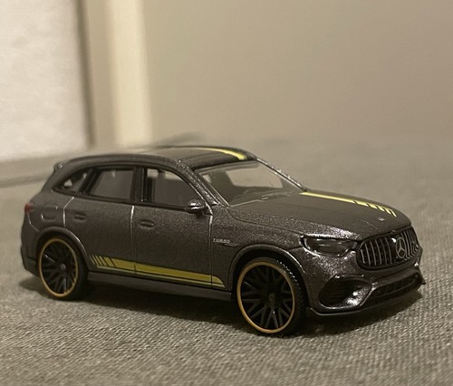 Miniature majorette mercedes - miniature,