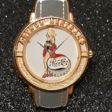 Pin's badge montre watch PEPSI COLA ARTHUS BERTRAND SIGNE