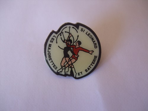 Pins les majorettes et - ,