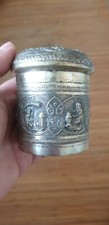 TRES JOLIE BOITE EN ARGENT