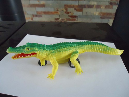 Crocodile plastique a - crocodile, en