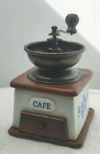 Ancien Moulin à Café en Bois