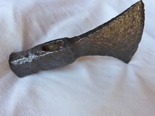 Outil ancien fer de hache ancienne fer forgé très belle patine de rouille