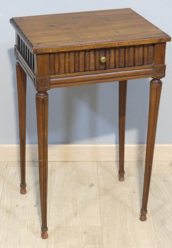 Petite table volante - table,