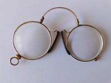 ANCIENNES LUNETTES  DEBUT XX° Pince nez LORGNONS EN METAL DORE / VERRES PRESENTS