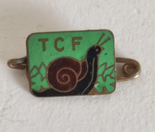 Insigne Automobile Émaillée TCF Touring Club De France Logo Escargot caravanes ?