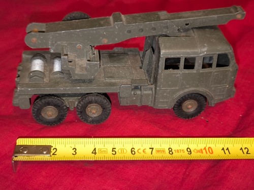 Véhicule militaire camion
