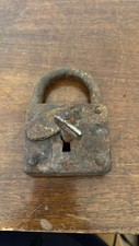 cadenas ancien en fer sans