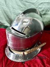 Casque d'armure de chevalier