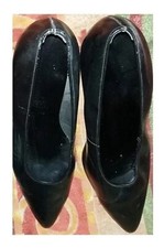 escarpins cuir noir taille 40 talon environ 10 cm