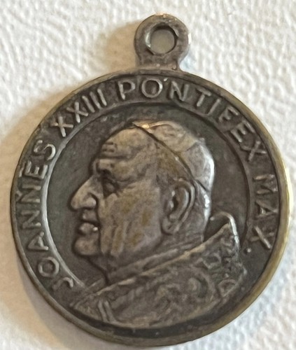 Rare vtg catholic holy - catholic, medal