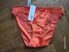 LISE CHARMEL slip T40 splendeur  Soie tropique neuf avec etiquette val 99euros