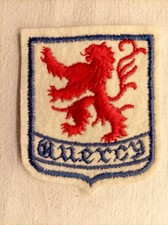 Écusson QUERCY France - en feutrine brodée - hauteur 6,4 cm