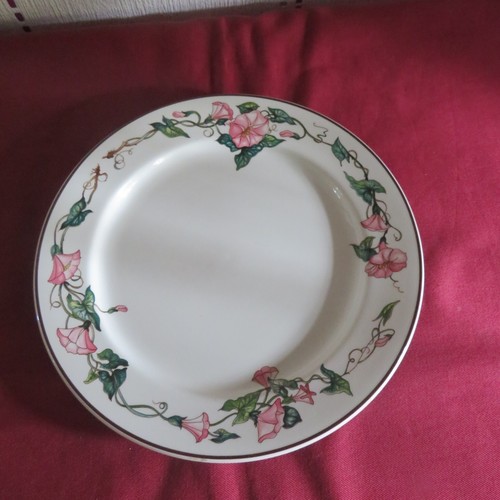 Assiette plate en - plate,