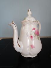 Cafetière en  porcelaine de Limoges Bétoule & Legrand  décor floral et dorure