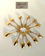 Douze cuillères à moka avec