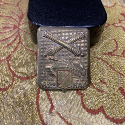 Ancien insigne pucelle - ancien,