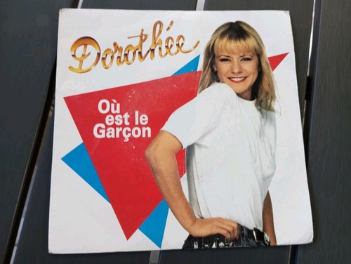 Dorothée est le - ou,