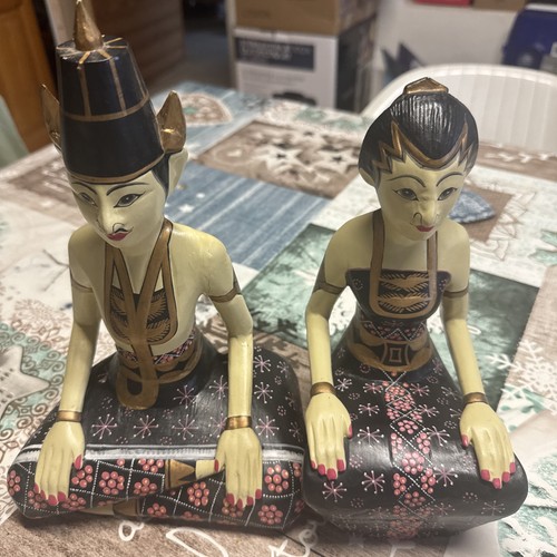 Statuettes indonésiennes - statuettes, en