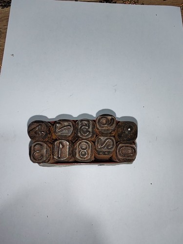 Lot ancien chiffre - numéro, à