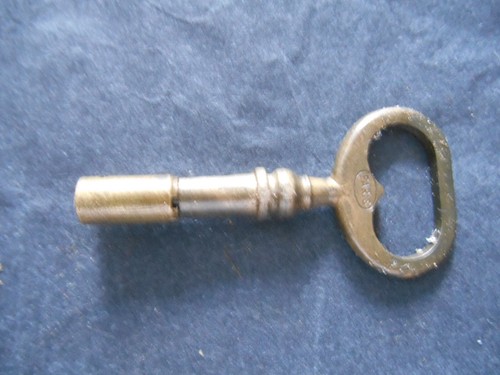 Cle pour jouet - , -pendulette-