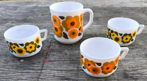Tasses vintage arcopal - 4,