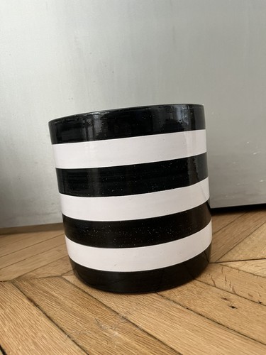 Vase cylindrique noir - cylindrique, et