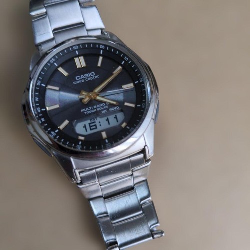 Montre solaire robuste