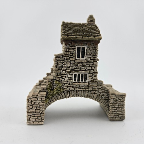 Lilliput lane bridge house - lilliput,